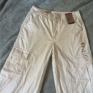 Levi's Cream Straight Leg Pants with Relaxed Fit